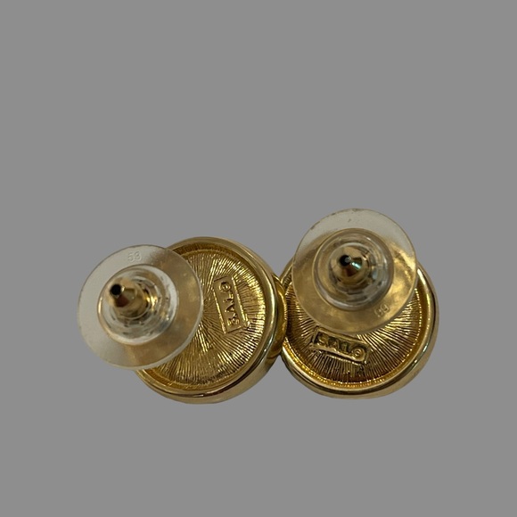 Vintage Swarovski Green And Gold Tone Post Earrings - Picture 3 of 4